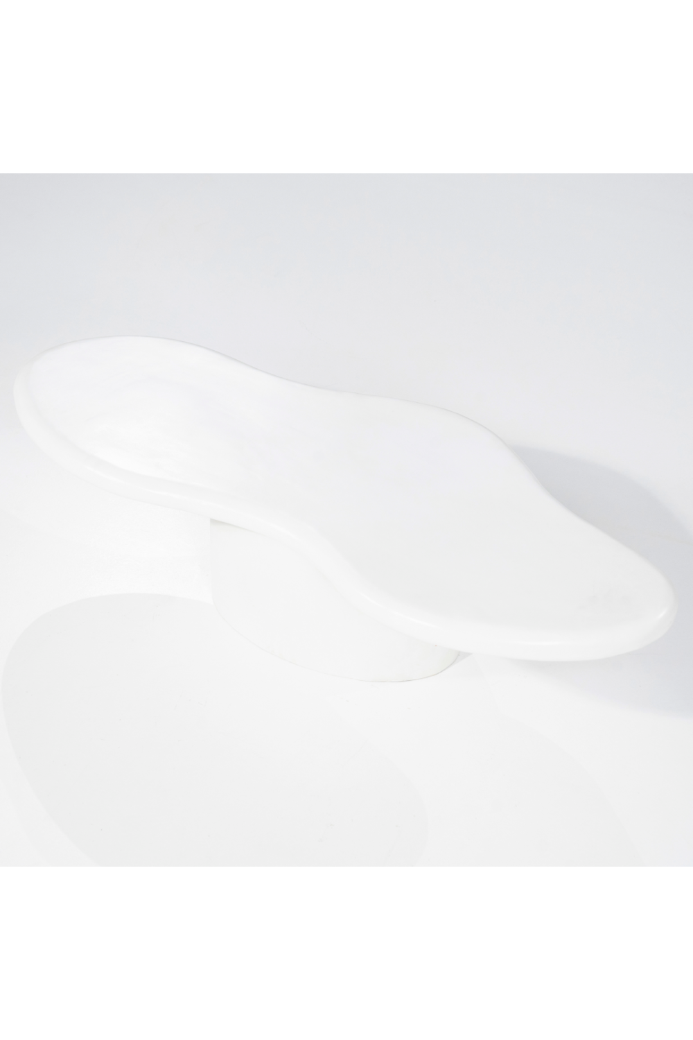 Table basse organique blanche