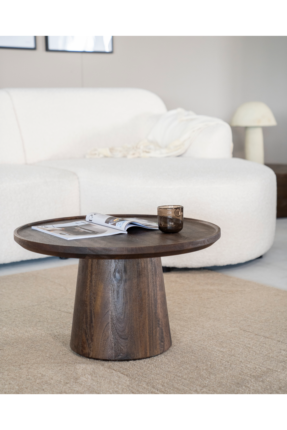 Table basse piédestal en bois