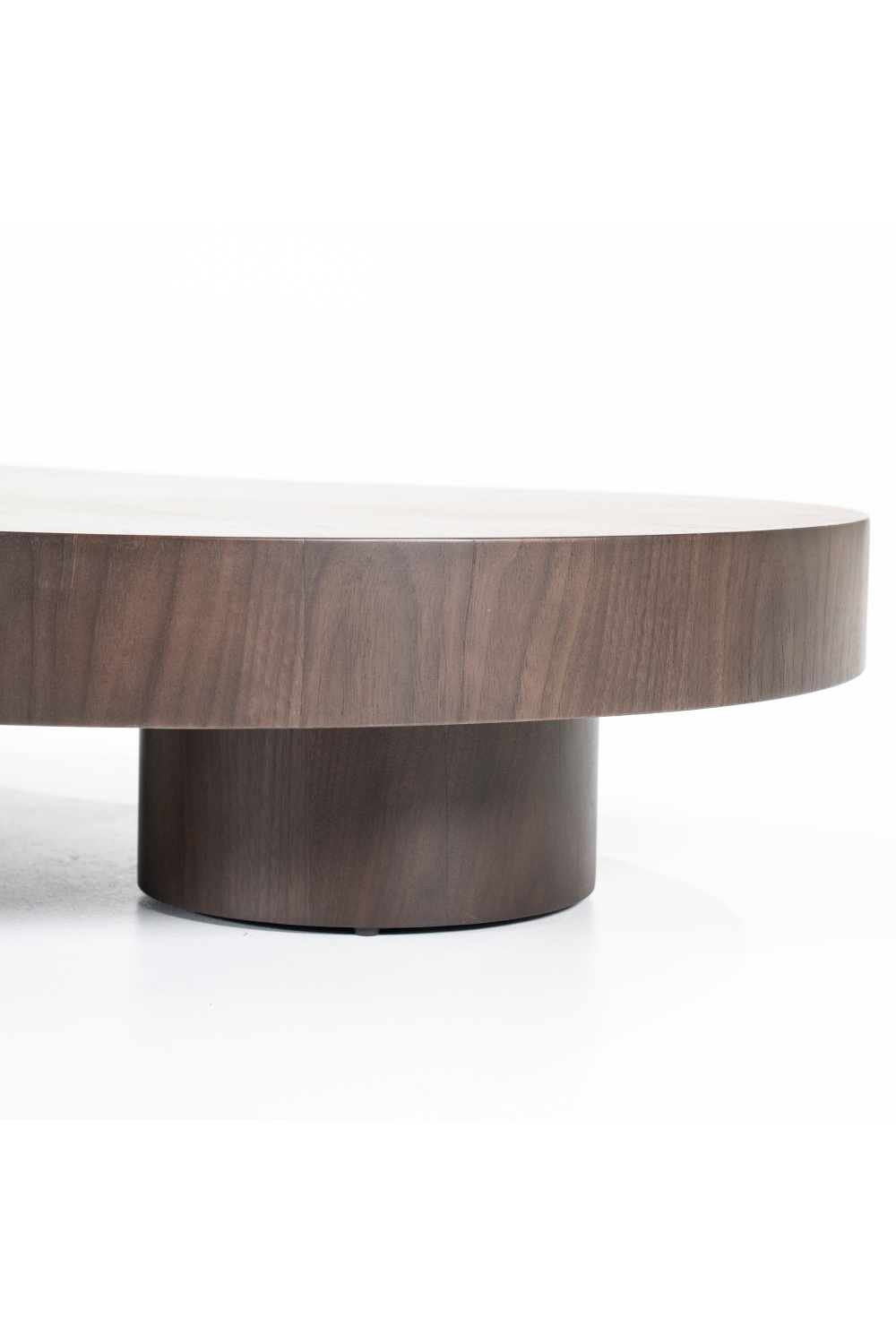 Table basse en noyer biologique