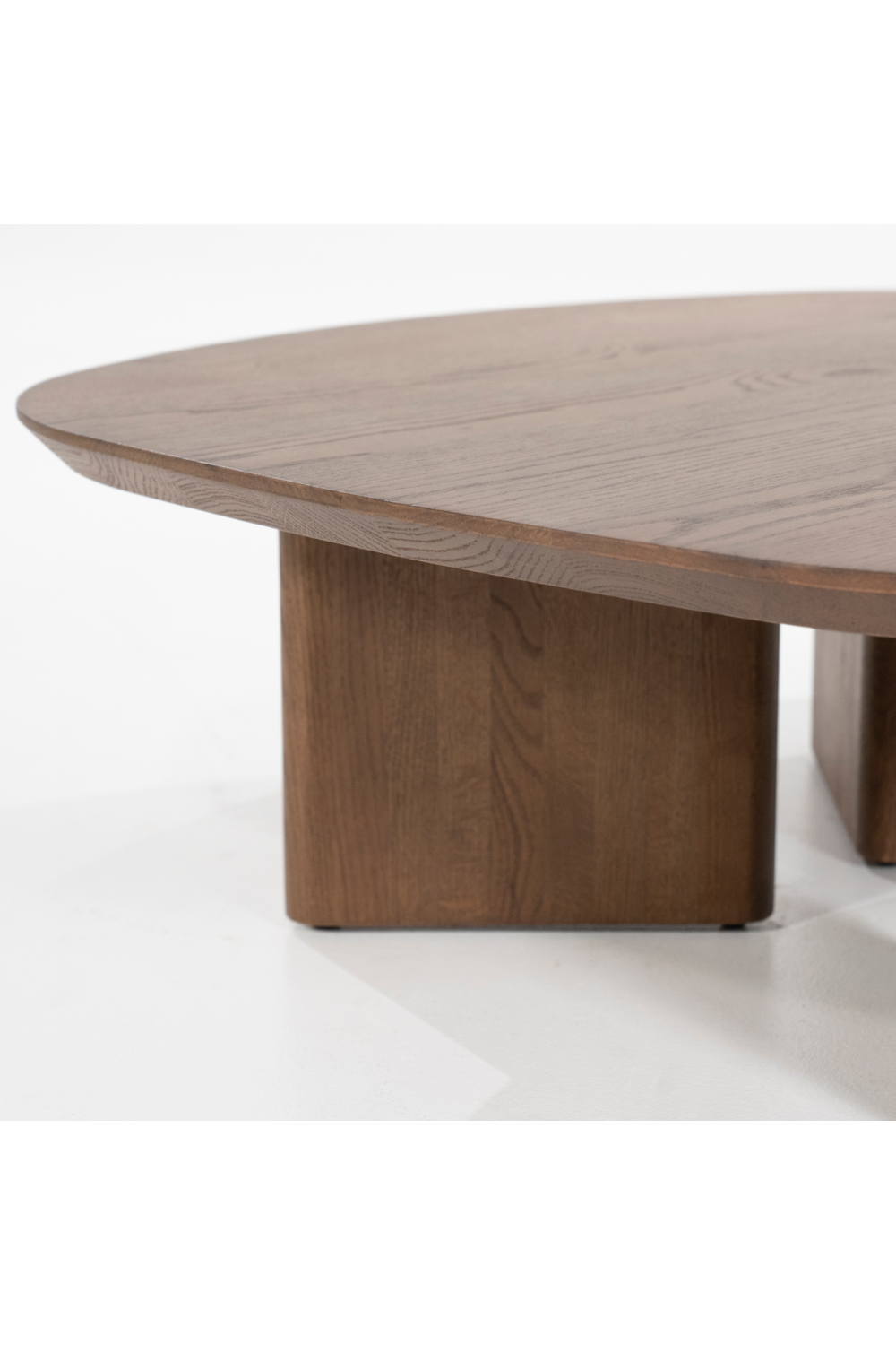 Table basse en chêne verni marron