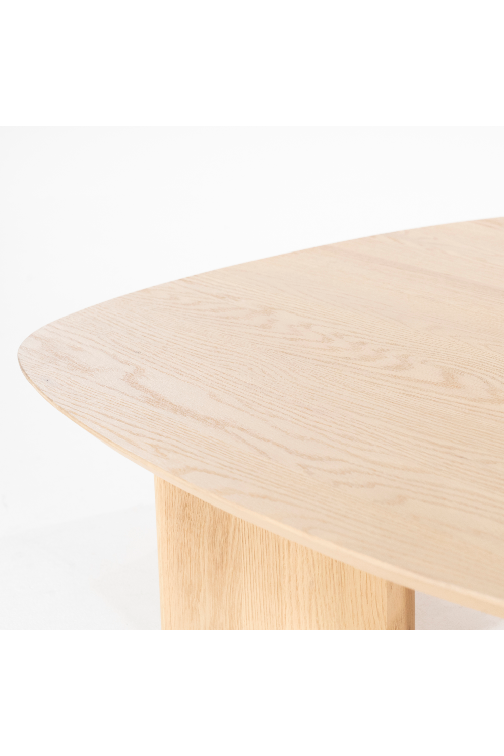 Table basse en chêne verni naturel