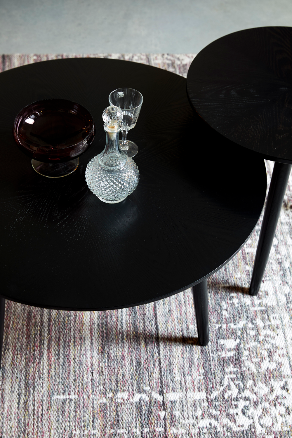 Table basse en bois noir