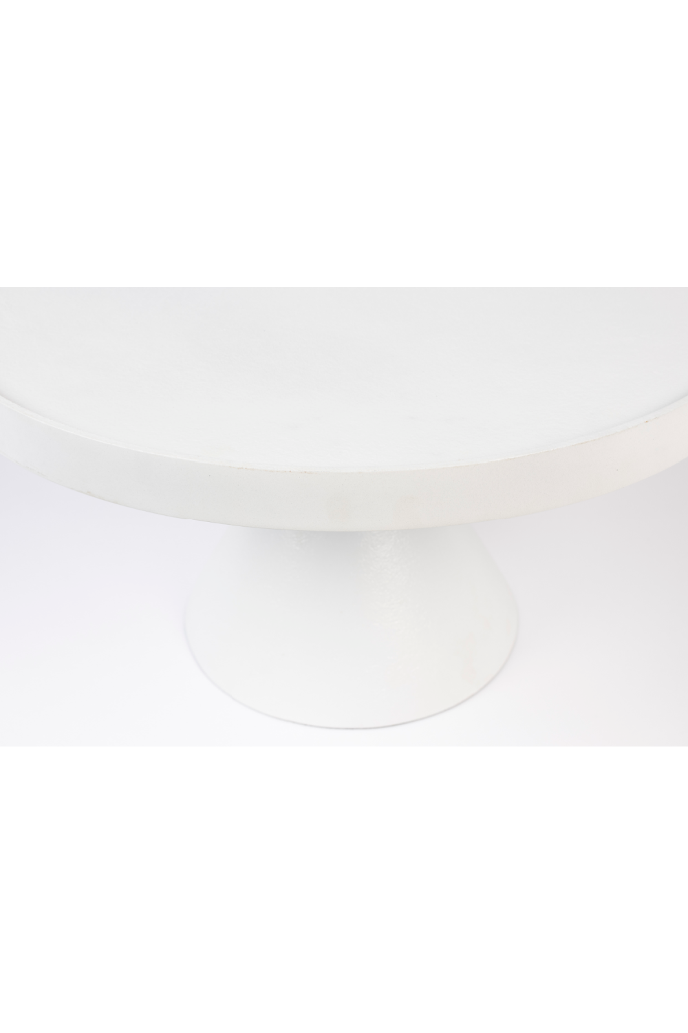 Table basse à piètement conique