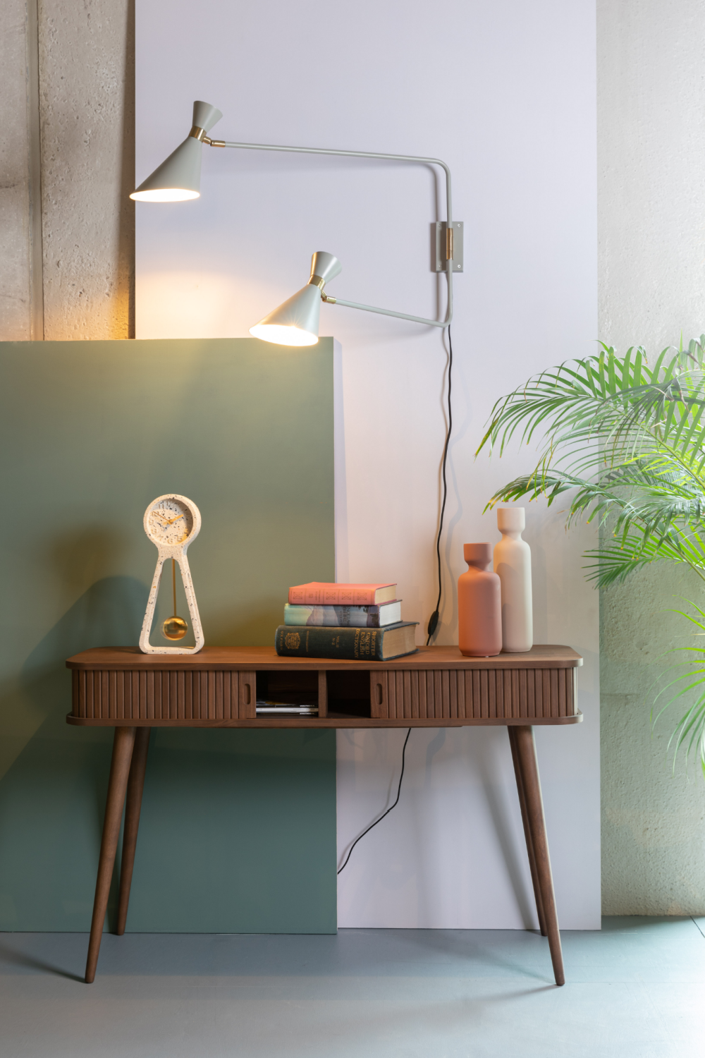 Console en bois de noyer