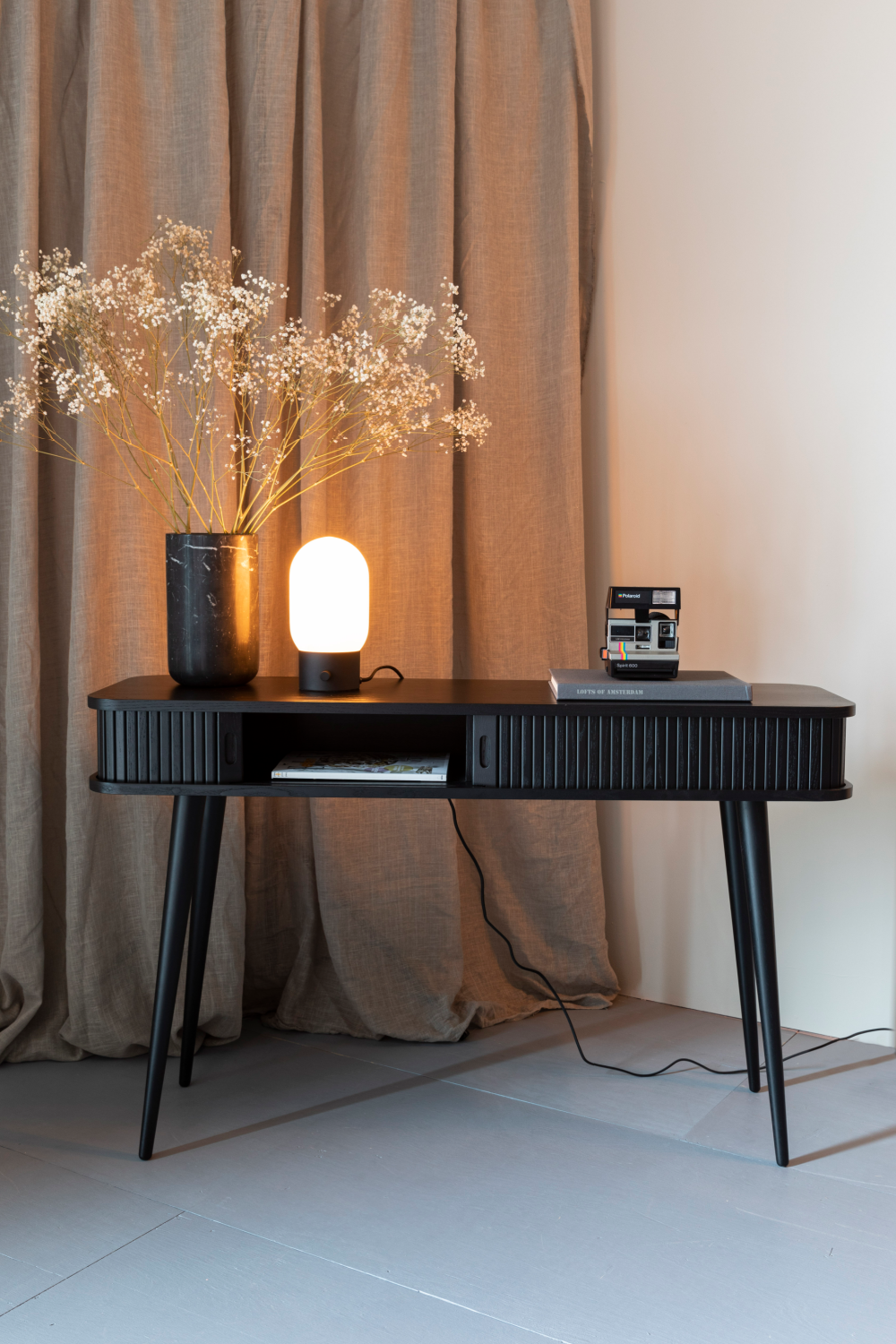 Console en bois noir